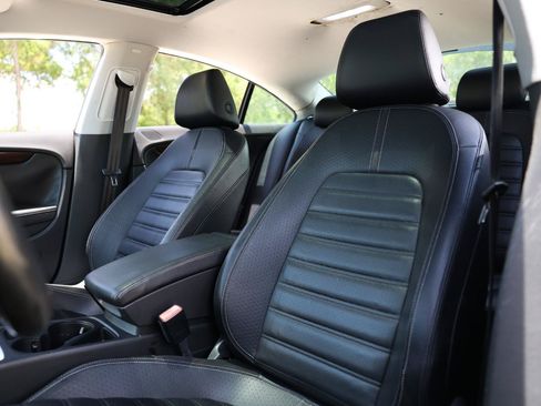 Used 2012 Volkswagen CC Lux FWD image 6