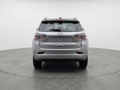 Used 2025 Jeep Compass Limited image 7