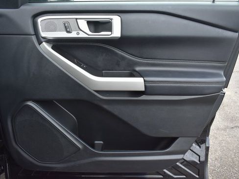 Used 2022 Ford Explorer Limited w/ Equipment Group 301A image 52