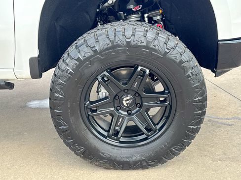 Used 2022 Chevrolet Silverado 1500 LT Trail Boss w/ LT Trail Boss Premium Package AWD/4WD image 10