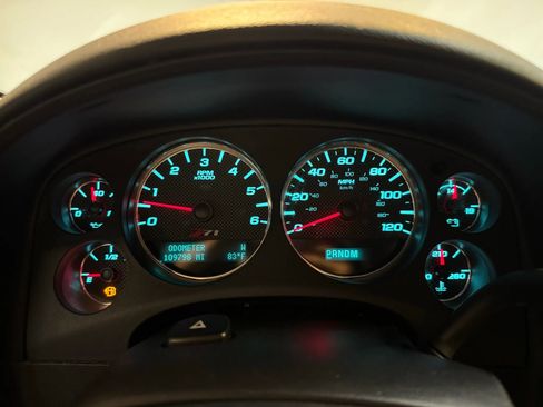 Used 2013 Chevrolet Avalanche LT w/ Suspension Package, Off-Road AWD/4WD image 12