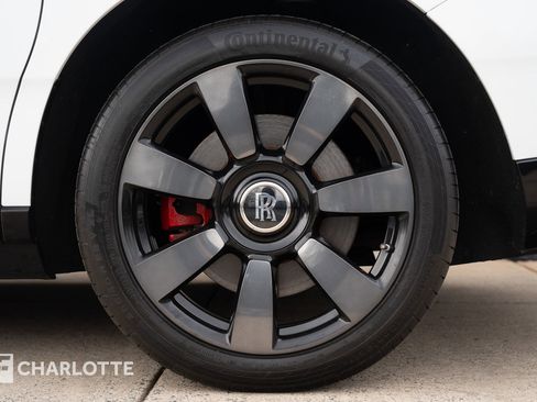 Used 2022 Rolls-Royce Cullinan image 12