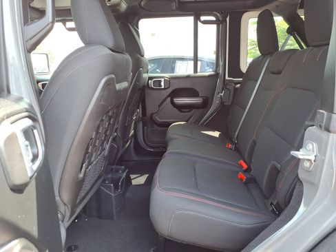 Used 2018 Jeep Wrangler Unlimited Rubicon AWD/4WD image 23