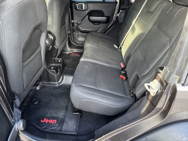 Used 2018 Jeep Wrangler Unlimited Sport AWD/4WD image 21