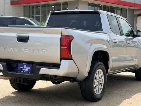 Used 2024 Toyota Tacoma SR5 AWD/4WD image 7