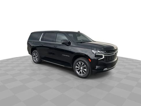 Used 2021 Chevrolet Suburban LT w/ LT Signature Package AWD/4WD image 2