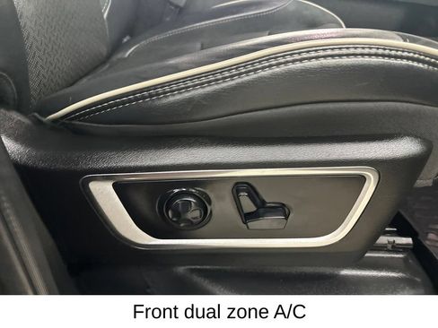 Used 2019 RAM 1500 Laramie AWD/4WD image 25