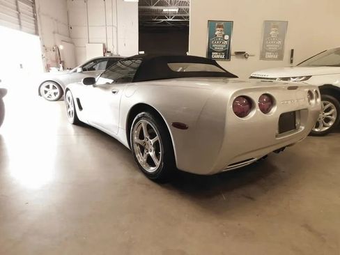 Used 2001 Chevrolet Corvette w/ Preferred Equipment Group2 image 4