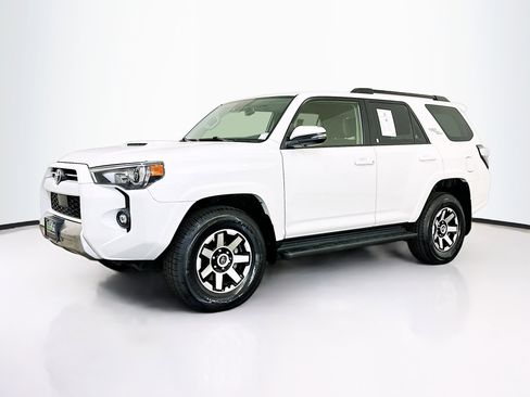 Used 2024 Toyota 4Runner TRD Off-Road Premium image 3