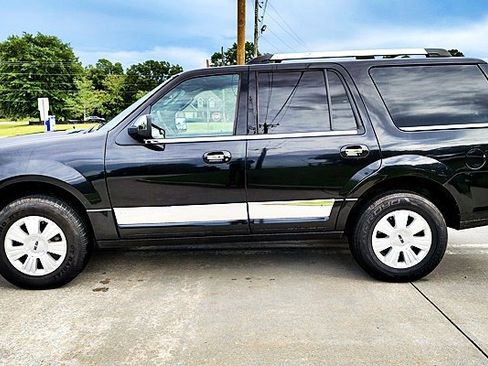 Used 2014 Lincoln Navigator 4WD image 6