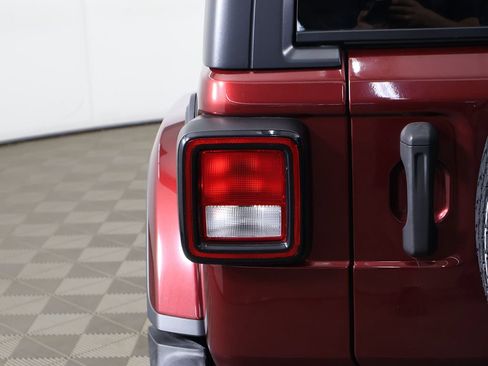 Used 2021 Jeep Wrangler Unlimited Sport AWD/4WD image 13