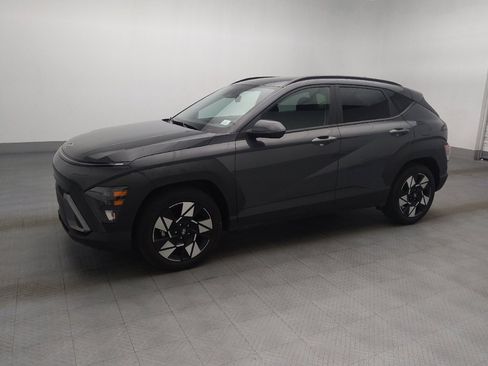 Used 2025 Hyundai Kona SEL FWD image 2
