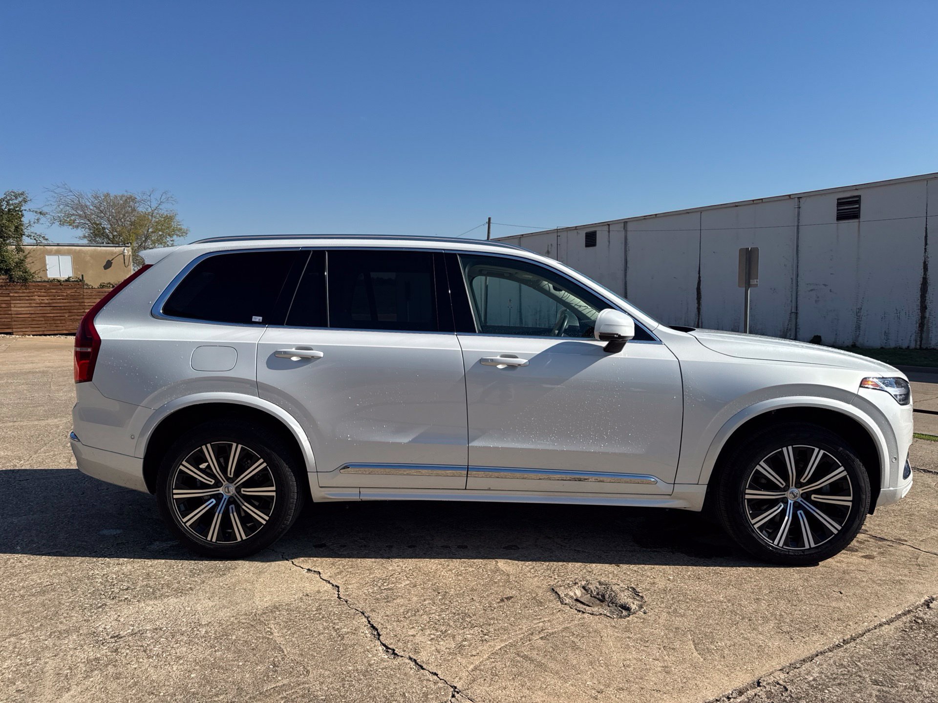 Used 2024 Volvo XC90 B5 Plus w/ Protection Package Premier AWD/4WD image 4