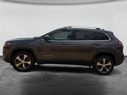 Used 2019 Jeep Cherokee Limited w/ Luxury Group AWD/4WD image 4