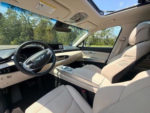 Used 2023 Genesis GV70 2.5T w/ Select Package AWD/4WD image 14