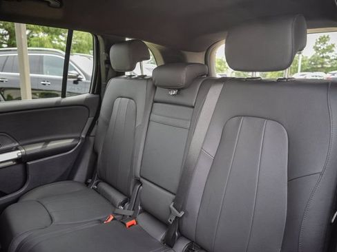 Certified 2025 Mercedes-Benz GLB 250 image 31