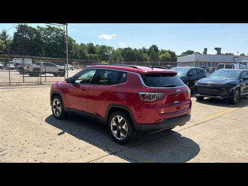 Used 2019 Jeep Compass Limited FWD image 4