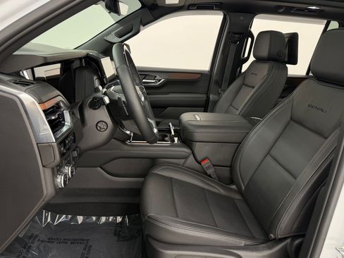 Used 2025 GMC Yukon Denali w/ Denali Reserve Package AWD/4WD image 31