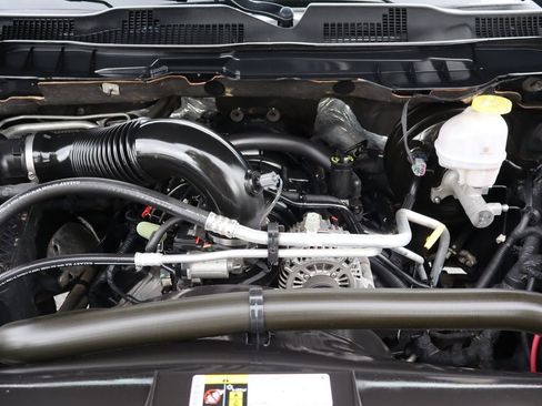 Used 2020 RAM 1500 Classic SLT RWD image 38