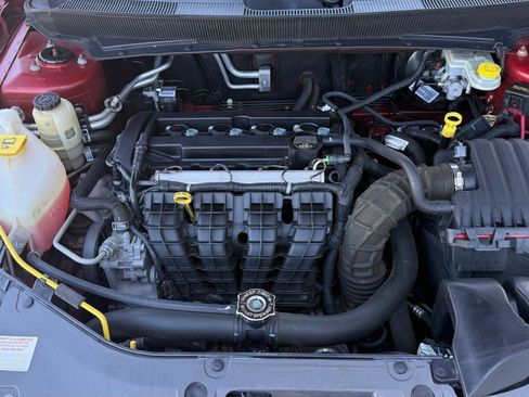 Used 2010 Chrysler Sebring Limited image 11