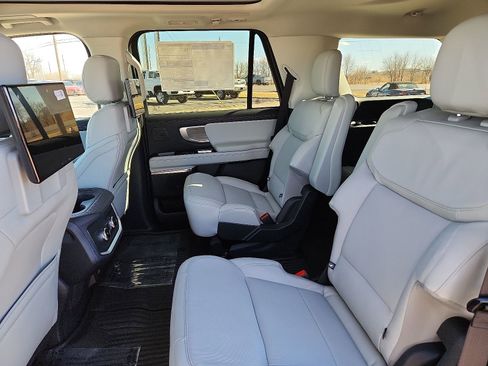 New 2026 Ford Expedition Platinum w/ Driver's Package image 9