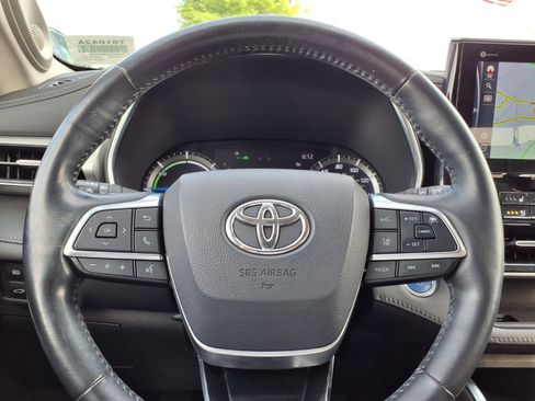 Used 2021 Toyota Highlander Platinum FWD image 23