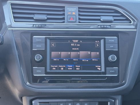 Used 2020 Volkswagen Tiguan S FWD image 24