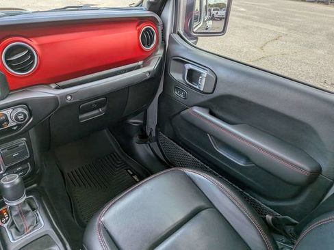Used 2021 Jeep Gladiator Rubicon AWD/4WD image 17