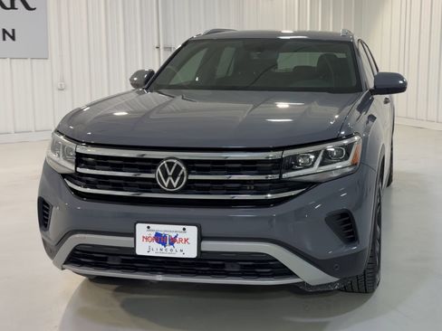 Used 2022 Volkswagen Atlas Cross Sport SE FWD image 4
