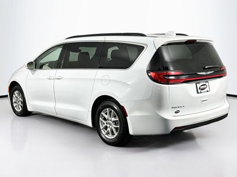 Used 2022 Chrysler Pacifica Touring-L FWD image 9