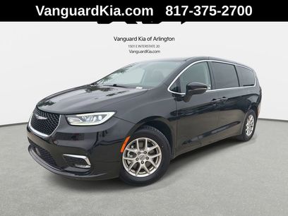 Used 2023 Chrysler Pacifica Touring-L