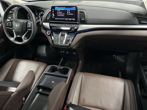 Used 2025 Honda Odyssey Touring image 11