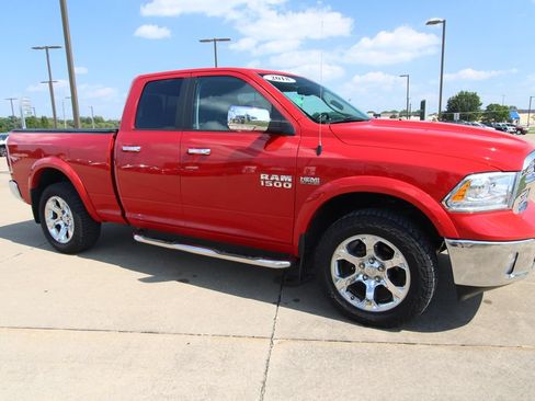 Used 2018 RAM 1500 Laramie AWD/4WD image 3