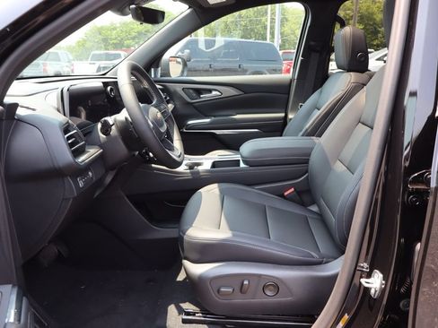 New 2026 Chevrolet Traverse LT w/ Sun and Wheel Package AWD/4WD image 7