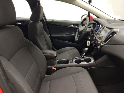 Used 2017 Chevrolet Cruze LT FWD image 21