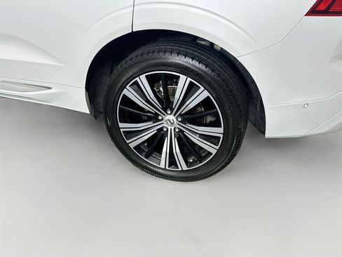 Used 2022 Volvo XC60 B5 Inscription w/ Advanced Package FWD image 11