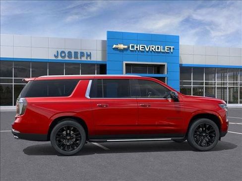 New 2026 Chevrolet Suburban Premier AWD/4WD image 7