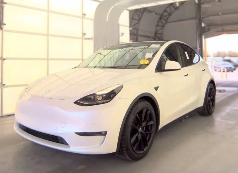 Used 2022 Tesla Model Y Performance AWD/4WD image 1