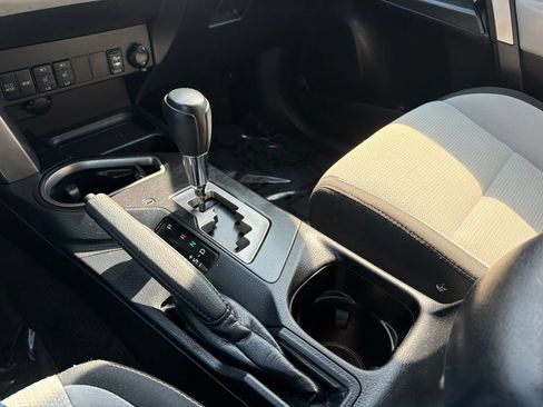 Used 2018 Toyota RAV4 XLE AWD/4WD image 26