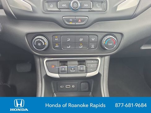 Used 2024 GMC Terrain SLE w/ Elevation Edition FWD image 15