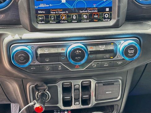 Used 2021 Jeep Wrangler Unlimited Sahara AWD/4WD image 16
