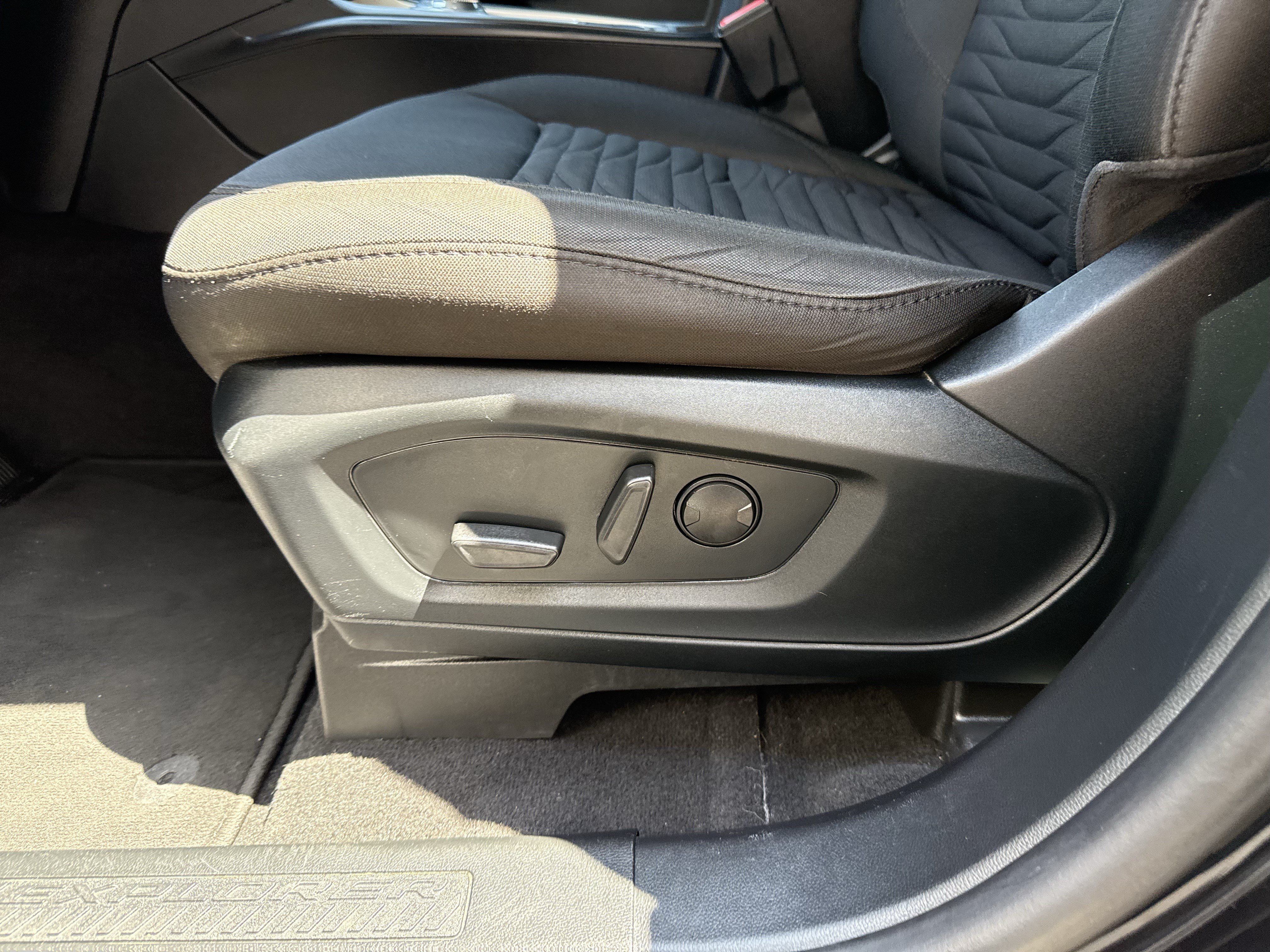 Used 2021 Ford Explorer XLT RWD image 25