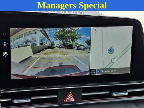 Used 2024 Hyundai Elantra SEL FWD image 17