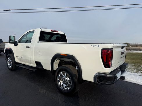 Used 2022 GMC Sierra 2500 Pro w/ Convenience Package image 4