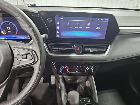 Used 2025 Chevrolet TrailBlazer LT AWD/4WD image 19