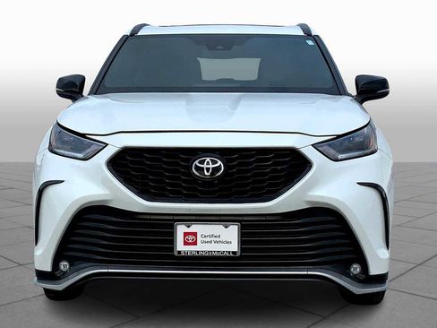 Used 2022 Toyota Highlander XSE FWD image 4