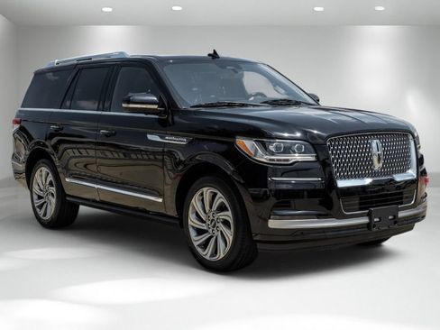 Used 2022 Lincoln Navigator Reserve AWD/4WD image 6