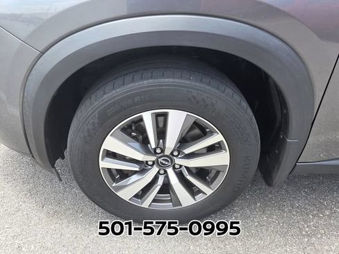 Used 2024 Nissan Pathfinder SL w/ Black Appearance Package AWD/4WD image 7