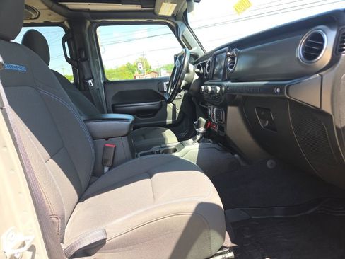 Used 2021 Jeep Wrangler Unlimited Rubicon 4xe w/ Cold Weather Group AWD/4WD image 20