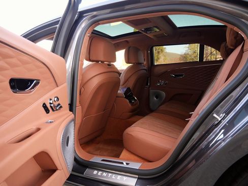 Certified 2024 Bentley Flying Spur W12 image 20